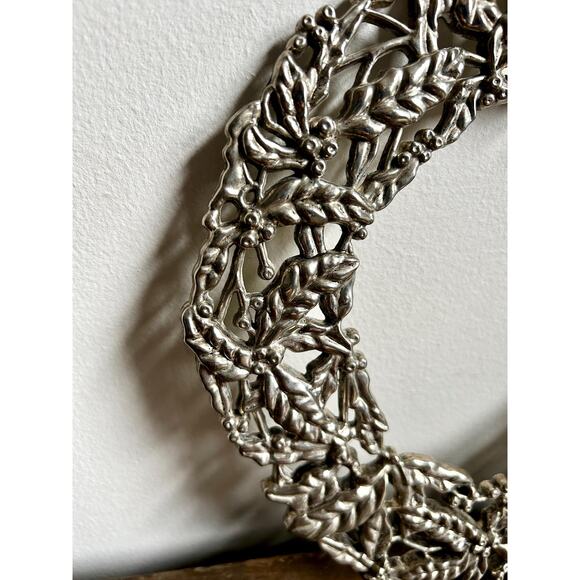 Vintage Silver Plated 10” Trivet Wall Plaque Wreath | Cottagecore Farmhouse - Picture 2 of 4